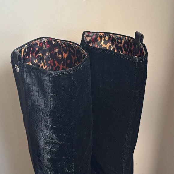 Libby Edelman Black Textured Heeled Boots sz 7.5 - Picture 4 of 16